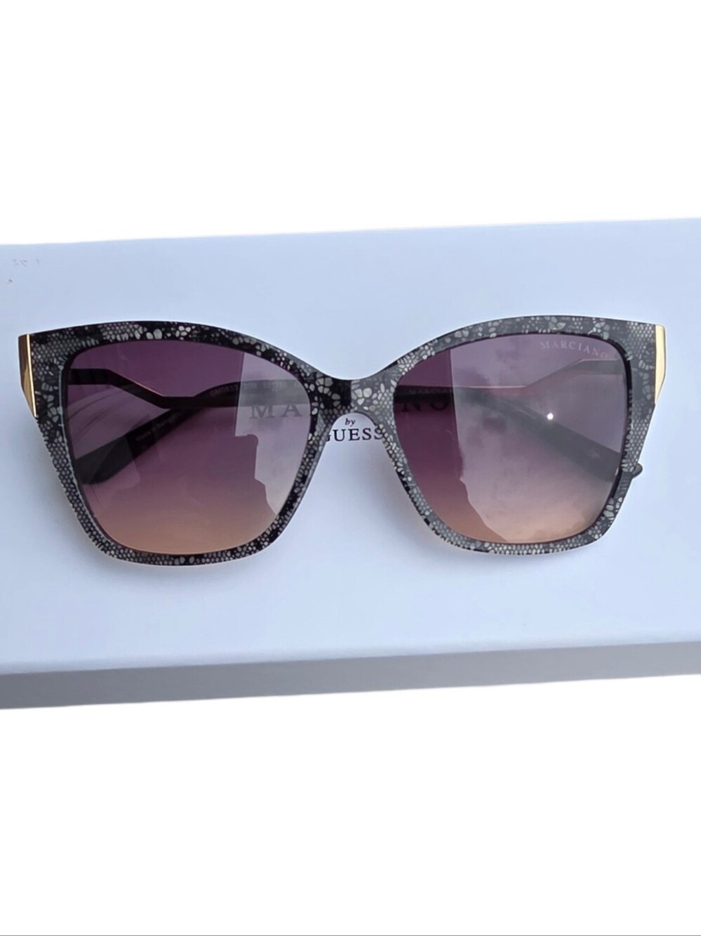 GUESS By Marciano 0833 Sunglasses